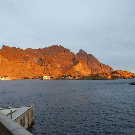 Leilighet Med Fantastisk Utsikt Henningsvær Esterno foto