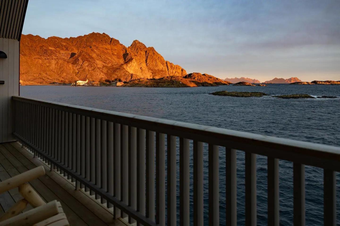 Leilighet Med Fantastisk Utsikt Henningsvær Esterno foto